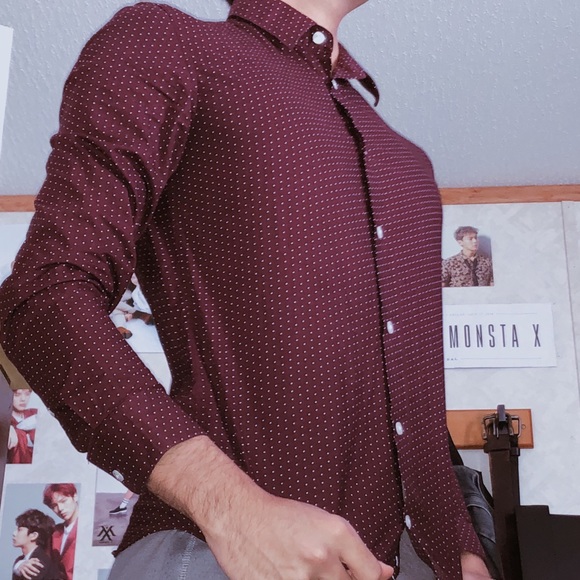 Maroon pattern button up - Picture 2 of 5